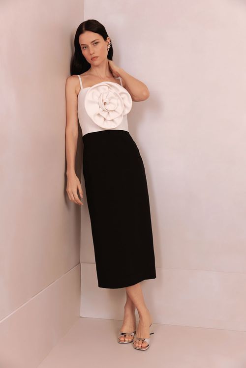 Vestido mídi flower crepe blume off white e preto