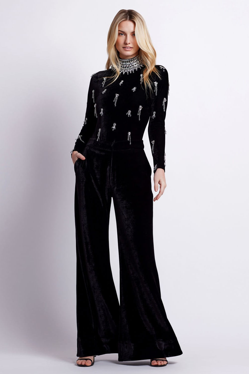 Body velvet embroidery preto