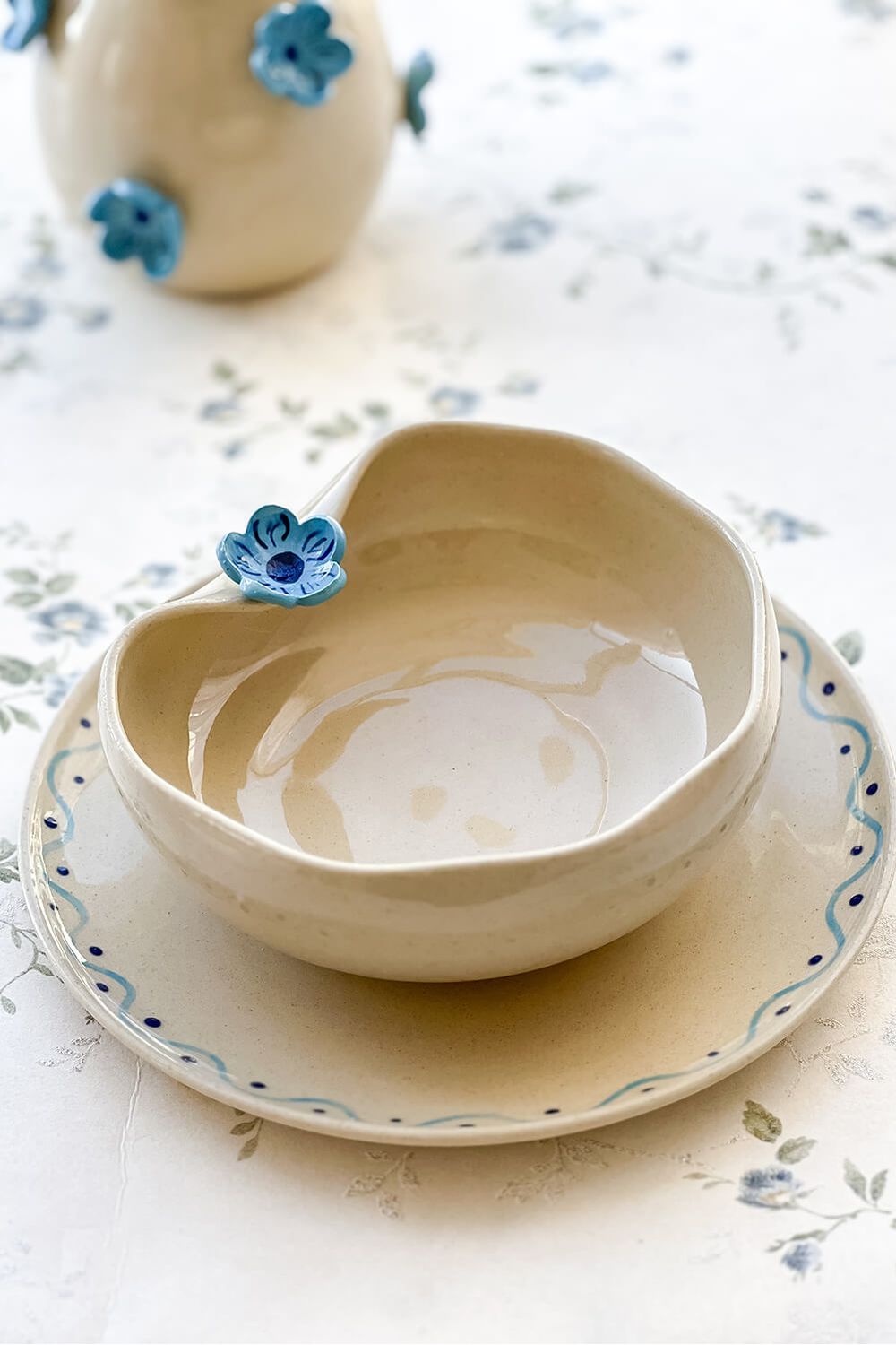 Bowl blue daisy nude