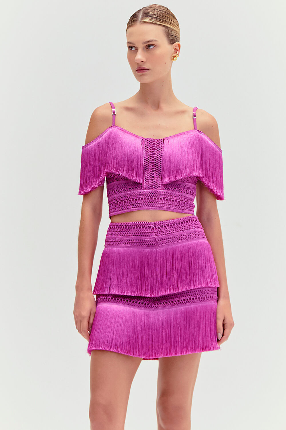 Top cropped color fringe roxo